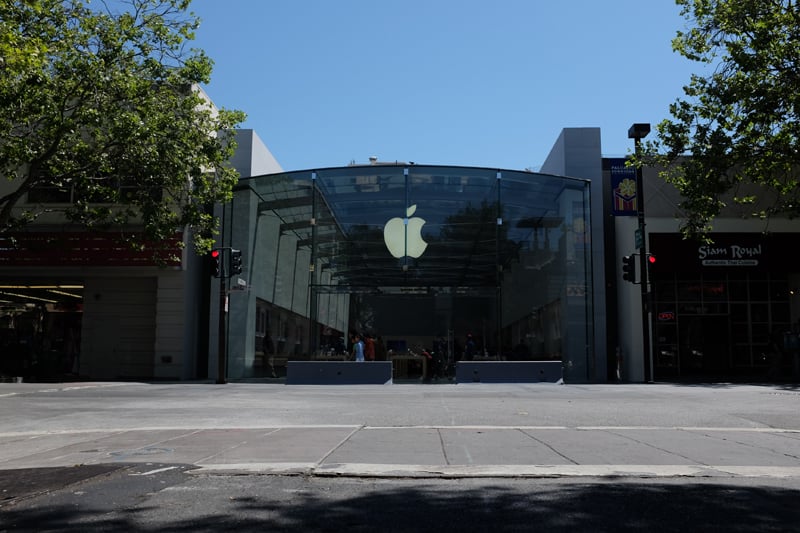 Apple.jpg
