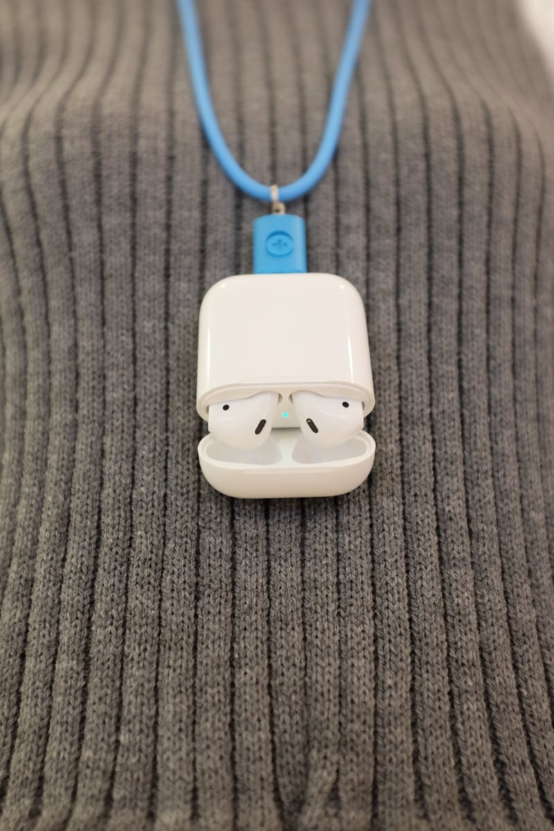 AirPods04.jpg
