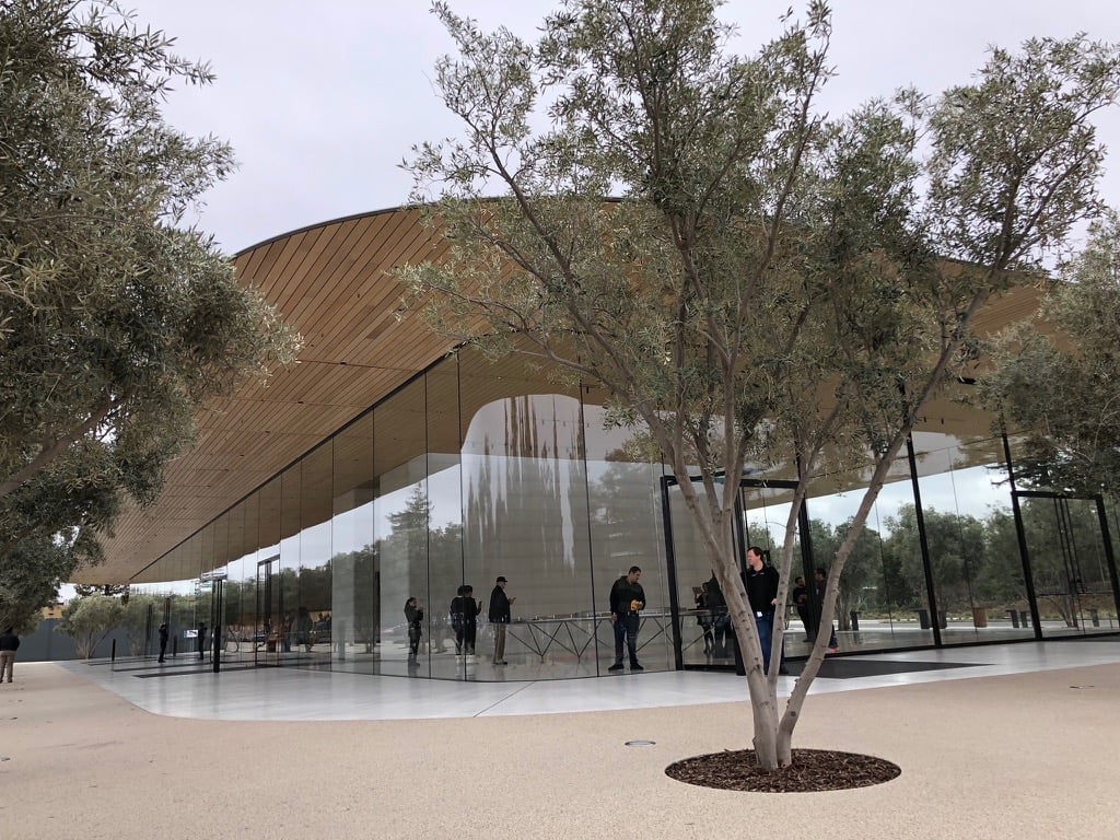 Apple_02.jpg