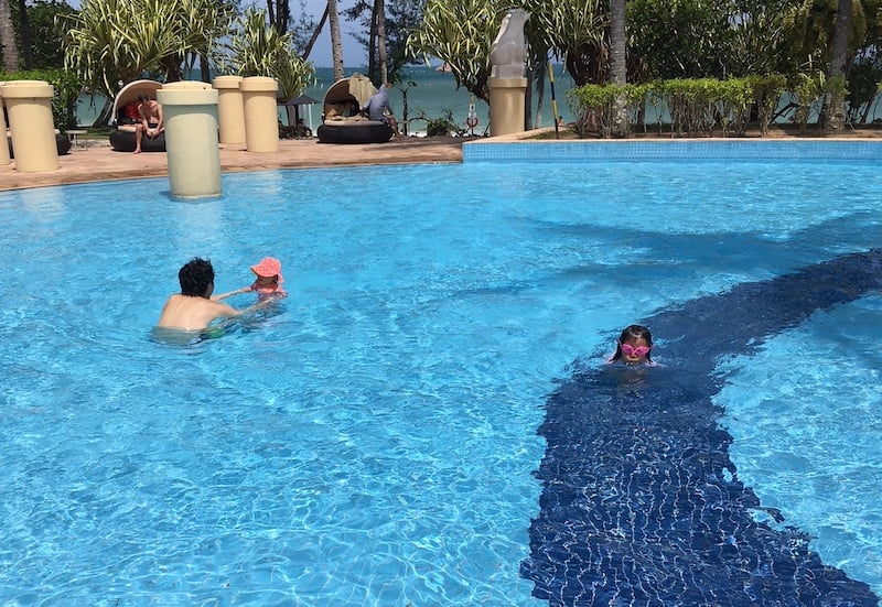 Pool_4.jpg