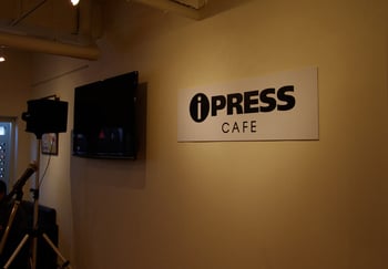 Live01.jpg