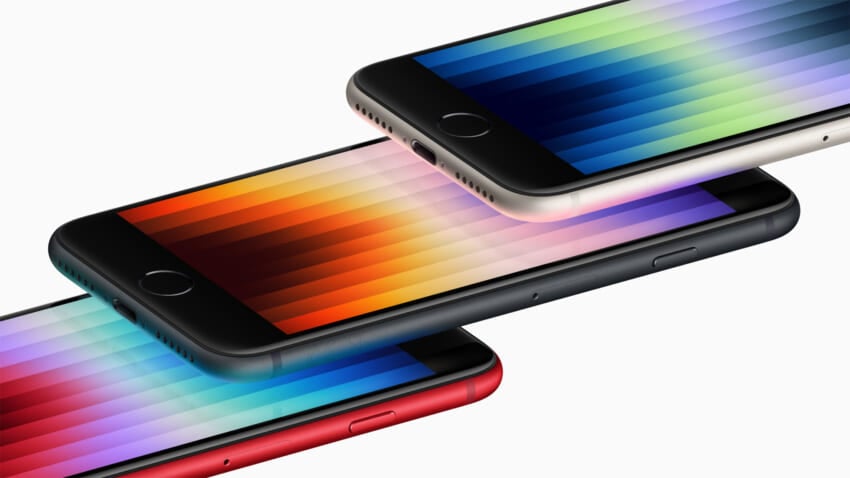 Apple-iphonese-hero-3up-220308-1.jpg