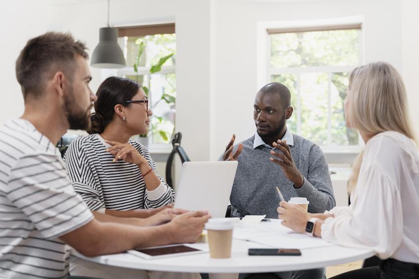 02_meeting.jpg
